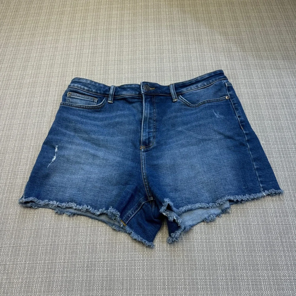 Plus Size Frayed Hem Denim Shorts size 16 Blue Summer Festival